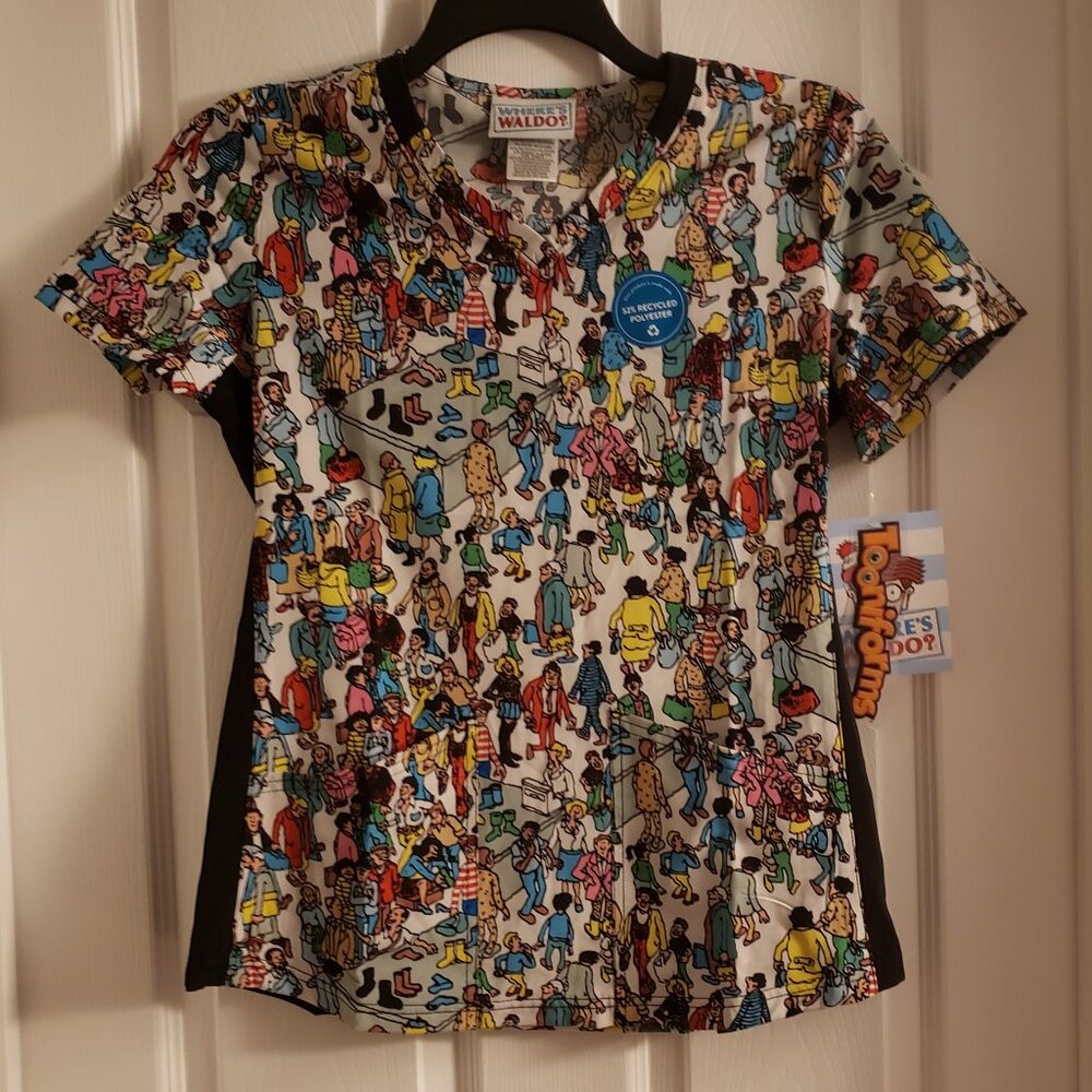 Where’s Waldo Tooniforms Scrub Top Shirt Multicolor Size Small Cartoon Book NWT